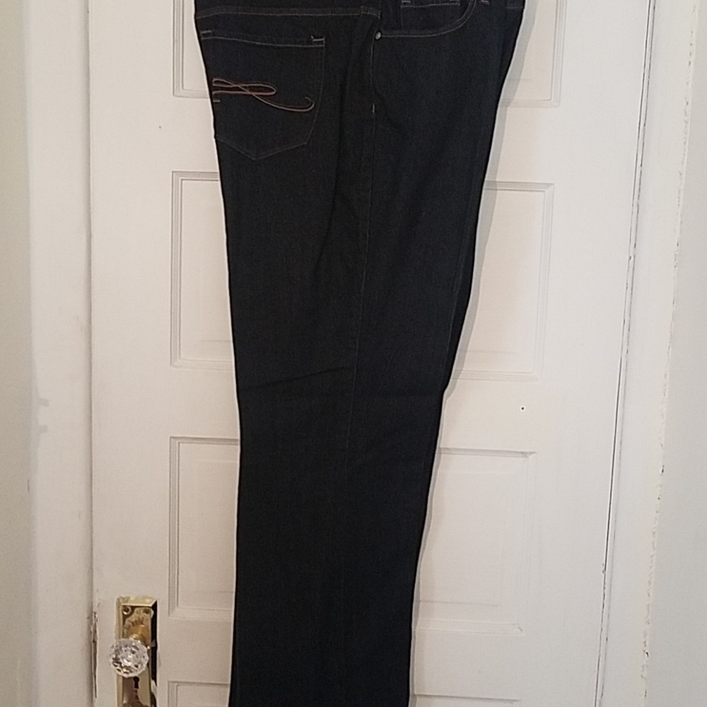 Jeans - Picture 2 of 3